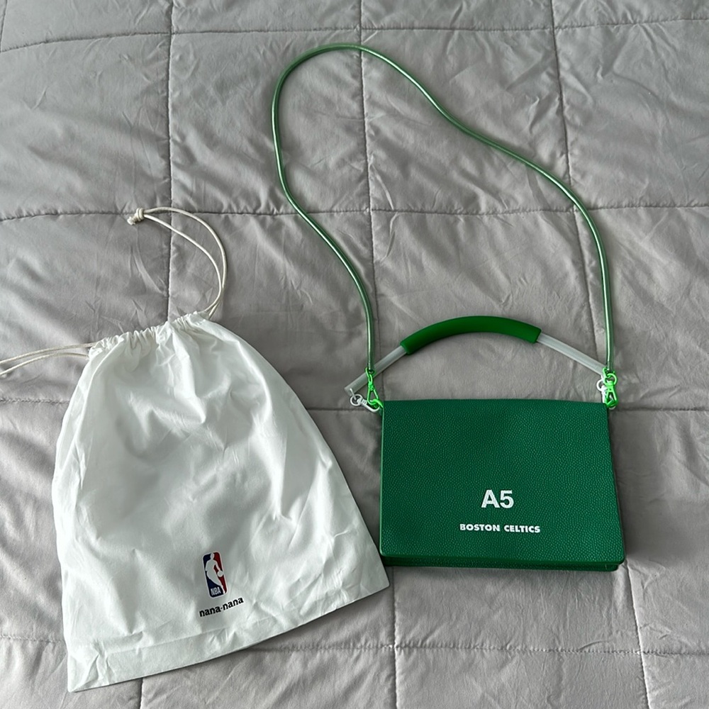 nana-nana x NBA Boston Celtics A5 bag - Picture 1 of 6